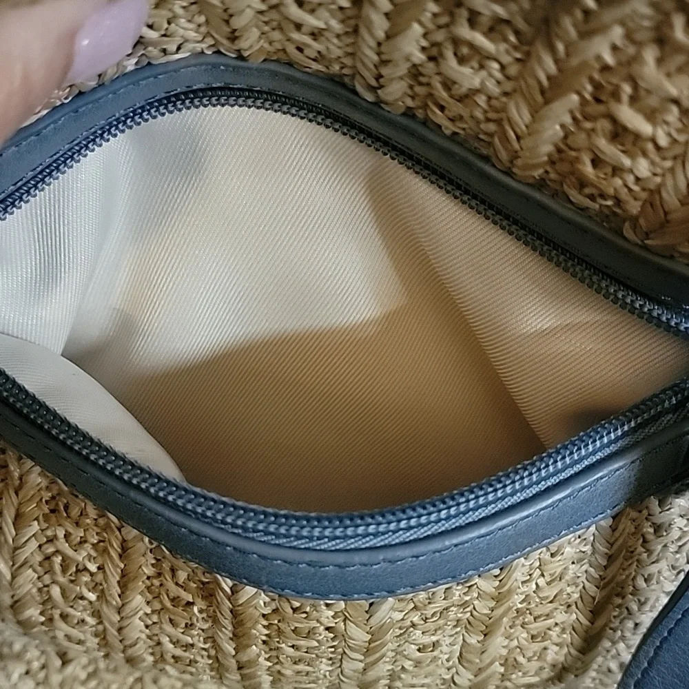 Sakroots zip top tote!  Bird/Meadow pattern.  Super cute. - Picture 6 of 8